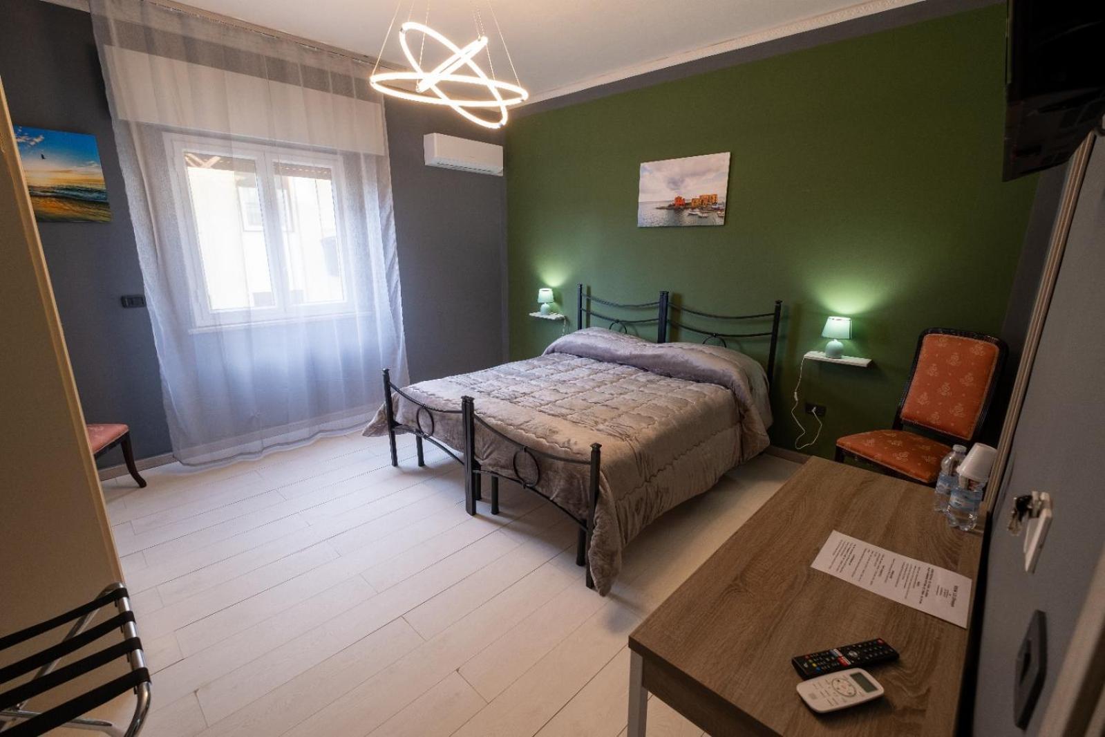 Room 112 Oltremare บาเกเรีย ภายนอก รูปภาพ